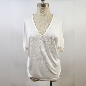 Laure + Max White V-Neck Women's Top, Size XLarge